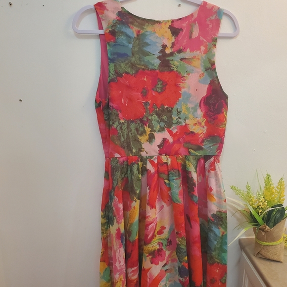 Dress - Picture 4 of 5